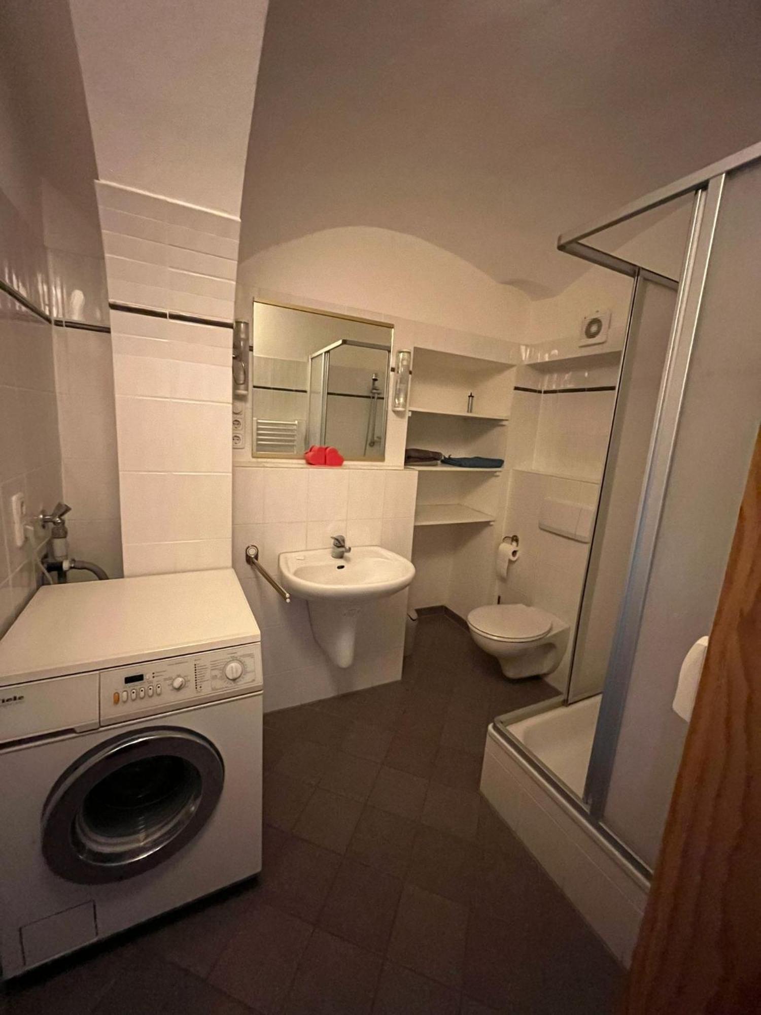 Gwuni'S Farm Apartment Geithain Bagian luar foto